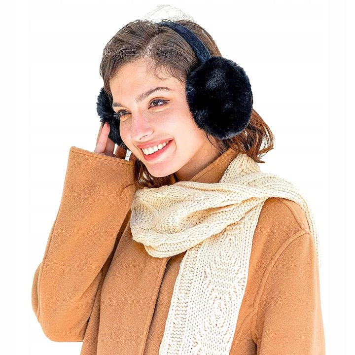 Protectie urechi pliabile din blanita, Zola®, reglabile, perfecta pentru zilele reci, pufoasa, marime universala, neagra Protectie urechi pliabile din blanita, Zola®, reglabile, perfecta pentru zilele reci, pufoasa, marime universala, neagra